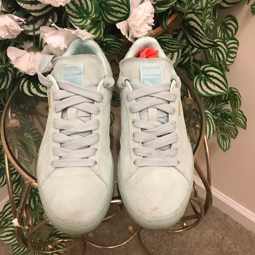 Puma Classic Mono Suede Sneaker